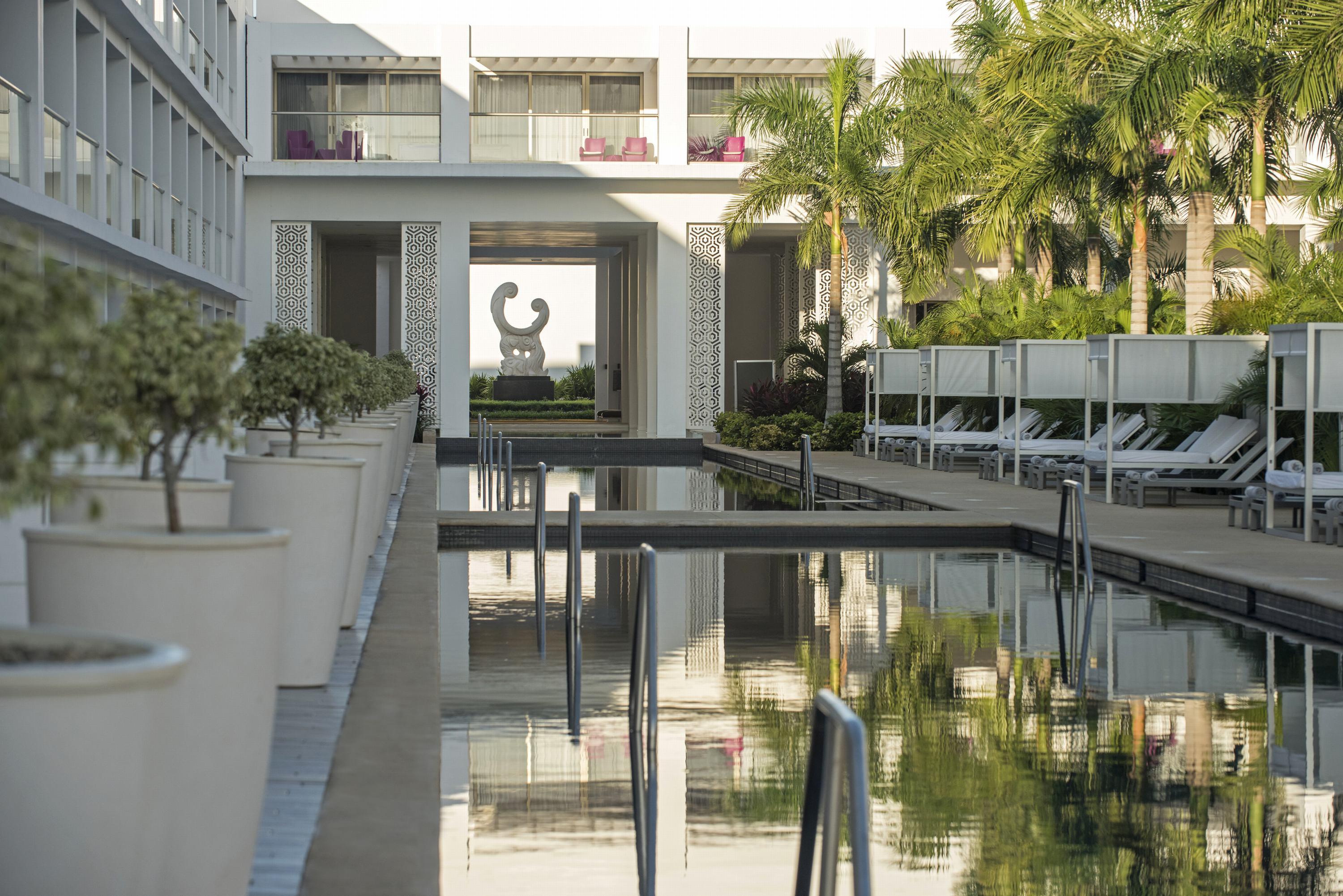 Platinum Yucatan Princess Adults Only Playa del Carmen Exterior foto The hotel's pool